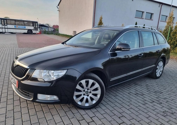 Skoda Superb cena 37900 przebieg: 299251, rok produkcji 2012 z Czarne małe 596
